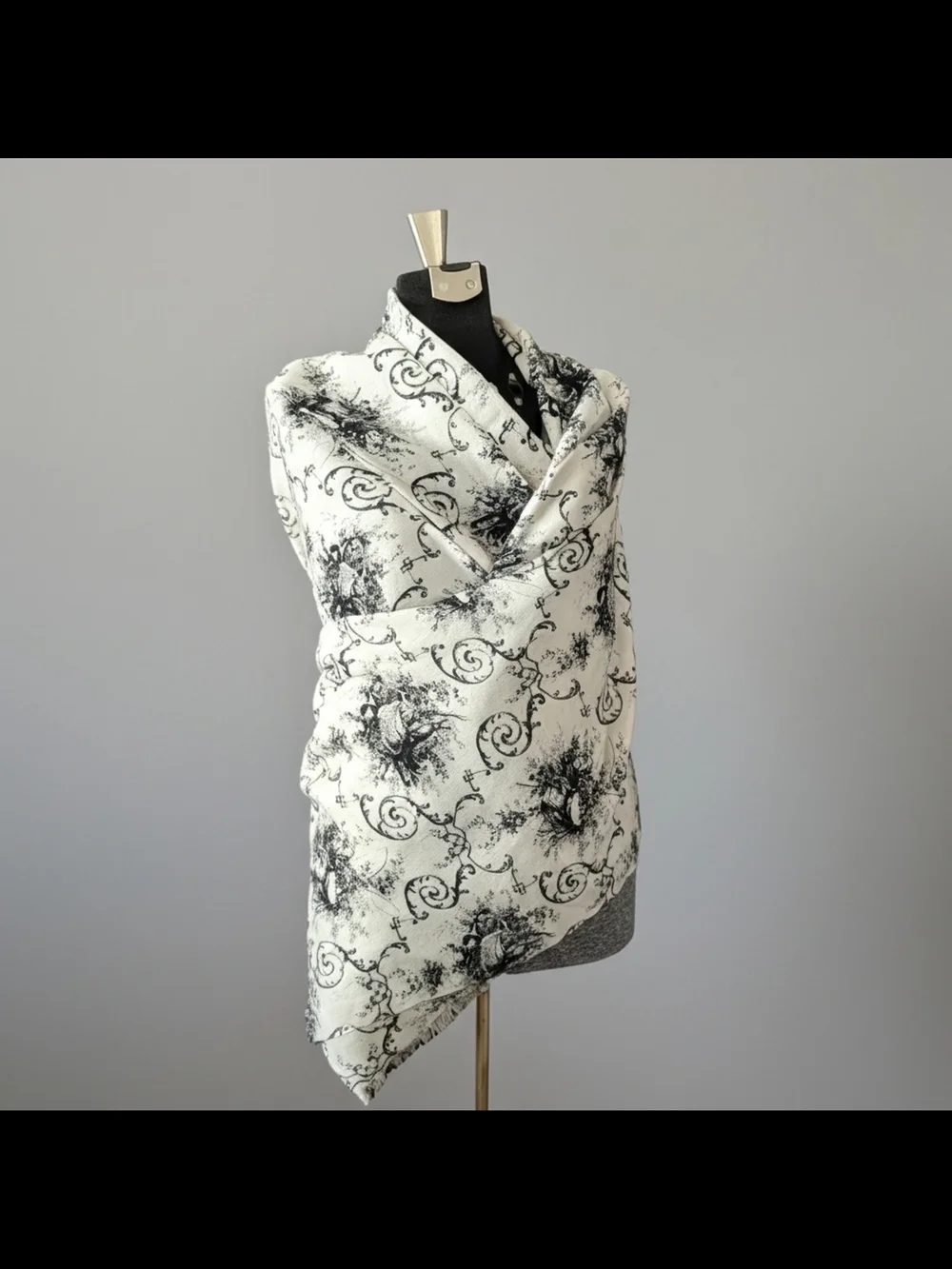 NWOT Vintage 90s Ivory & Black Art Print European Cashmere Wrap Scarf 72